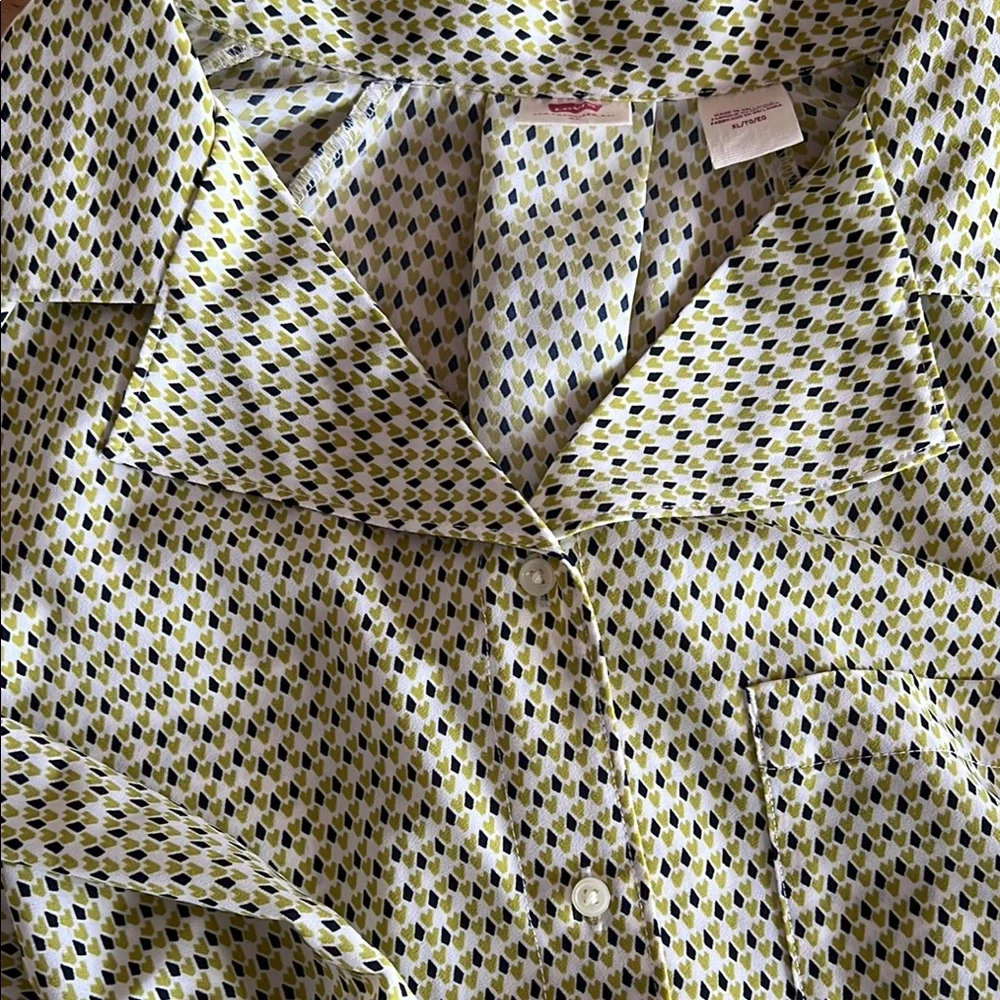 Levi’s ‘70s Inspired Blouse - Picture 5 of 5